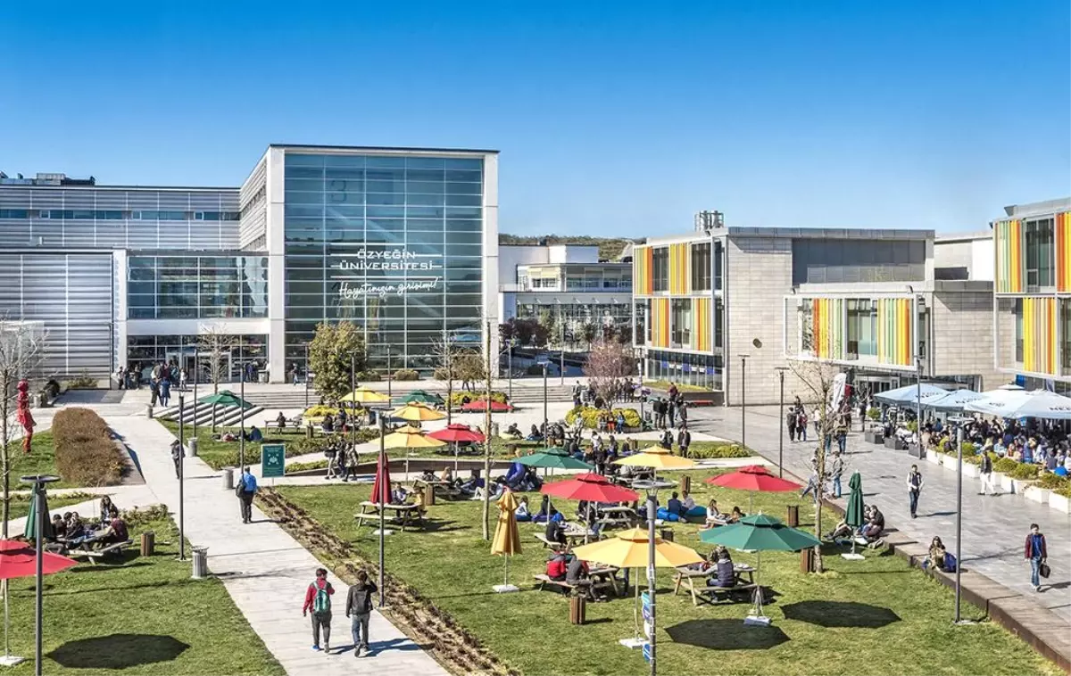 Connected Library Aralık Ayı Boyunca Hukuk Fakültesi'nde