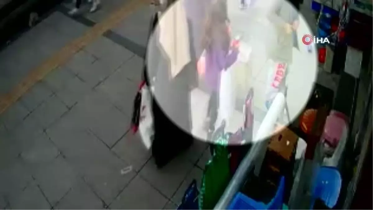 İki kadının küçük kıza hırsızlık yaptırdığı görüntüler kamerada