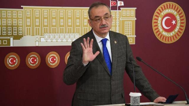 İYİ Parti, Millet İttifakı'nın cumhurbaşkanı adaylığı için adı geçen Abdullah Gül'e kapıları kapattı