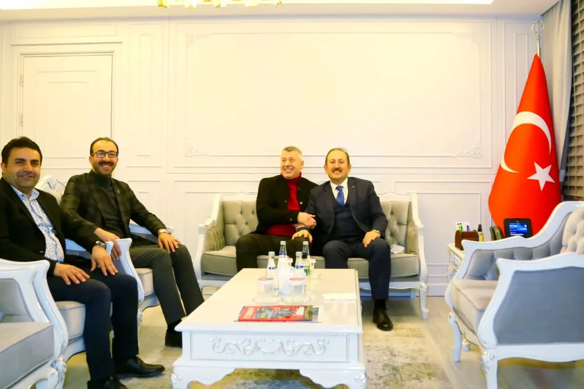 SANATÇI METİN ŞENTÜRK, VALİ ALİ HAMZA PEHLİVAN'I ZİYARET ETTİ