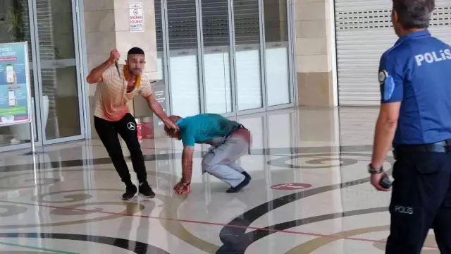 Ustasının boğazına bıçak dayayıp rehin alan zanlıdan 'akli denge' raporu istendi
