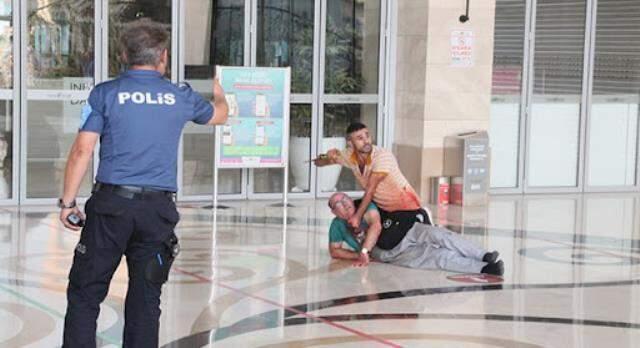 Ustasının boğazına ekmek bıçağı dayayıp rehin alan zanlıdan 'akli denge' raporu istendi- Ustasının boğazına ekmek bıçağı dayayıp rehin alan zanlıdan 'akli denge' raporu istendi-