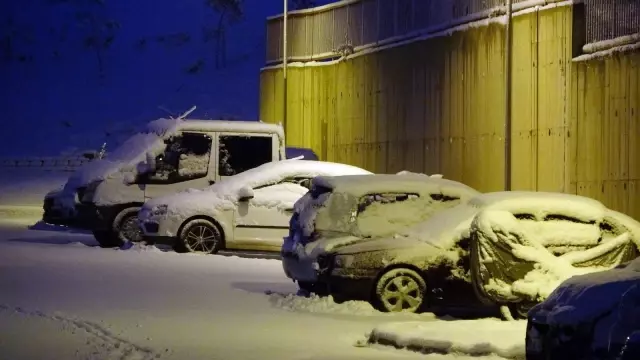 Yüksekova kar altında