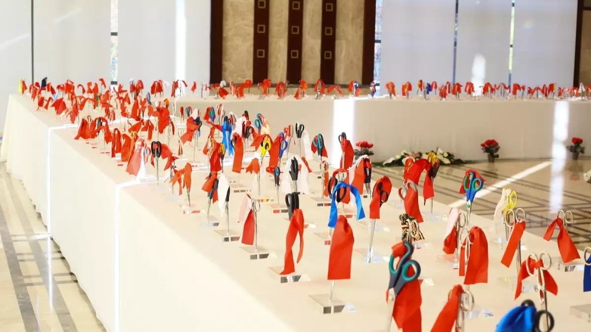 Cumhurbaşkanı Erdoğan'ın dev makas koleksiyonu bu sergide