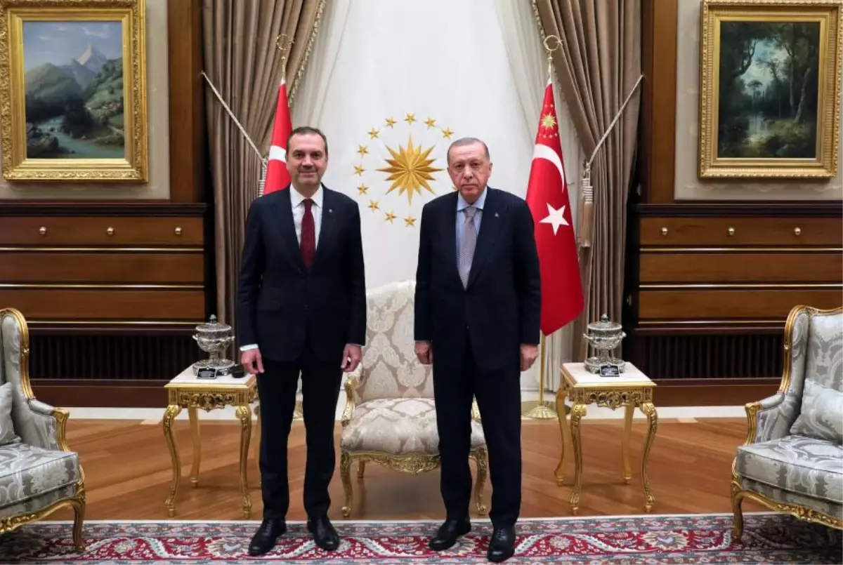 Cumhurbaşkanı Erdoğan, İMEAK Deniz Ticaret Odası Yönetim Kurulu Başkanı Kıran'ı kabul etti
