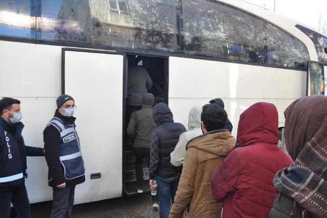 Kars'ta 35 kaçak göçmen yakalandı