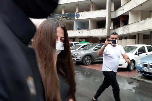 Uzman çavuşu vurarak öldüren nişanlısı hakim karşısında Uzman çavuşu vurarak öldüren nişanlısı hakim karşısında