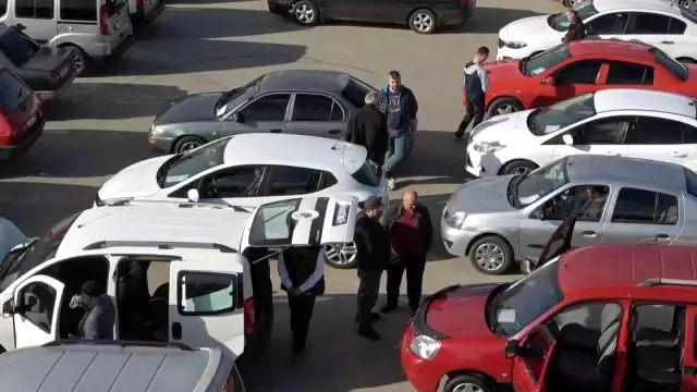 2. el oto piyasasında kısır döngü! Aracı olan satmak istemiyor, alacaklar da fiyat nedeniyle vazgeçiyor