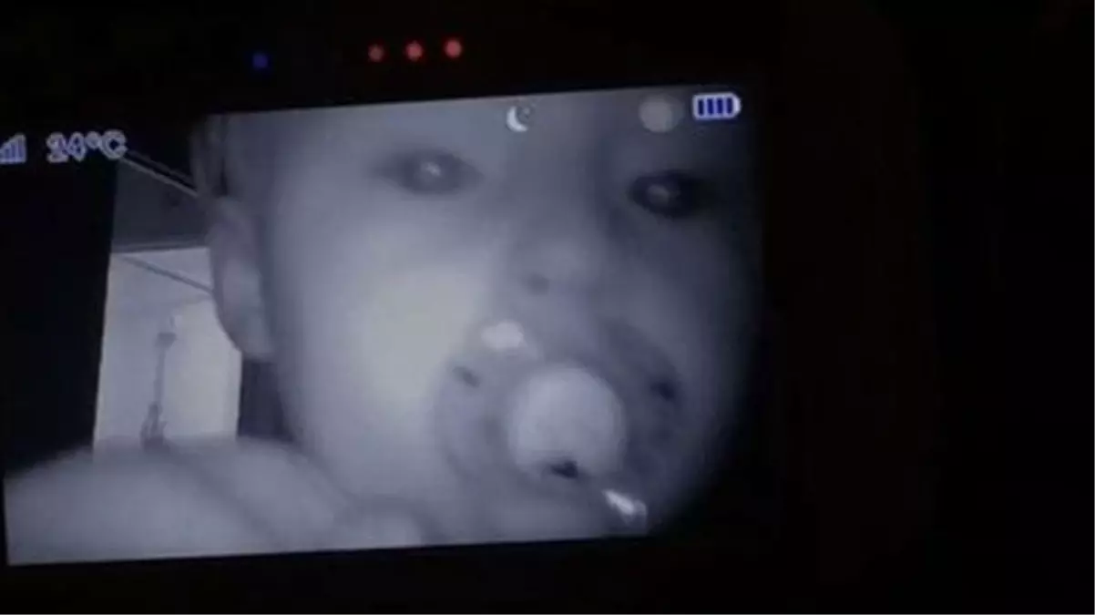 Her gece saat 2'de uyanan bebeklerini takibe alan çift, gördükleri karşısında dehşete düştü! Kamerayı hacklemişler