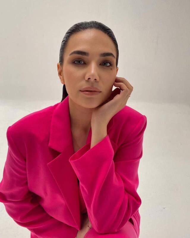 Oyuncu Buse Varol estetik harikası çıktı! Yıllar önceki halini görenler tanımakta güçlük çekti Oyuncu Buse Varol estetik harikası çıktı! Yıllar önceki halini görenler tanımakta güçlük çekti