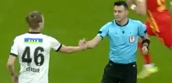 Beşiktaş tribünlerinde alkış tufanı koparan an! Genç futbolcu Serdar Saatçı'dan derslik hareket