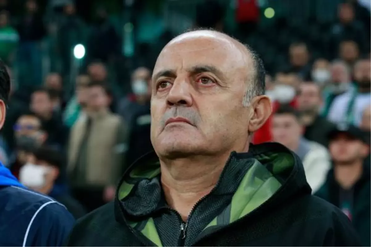 Bursaspor'da Özcan Bizati ile yollar ayrıldı