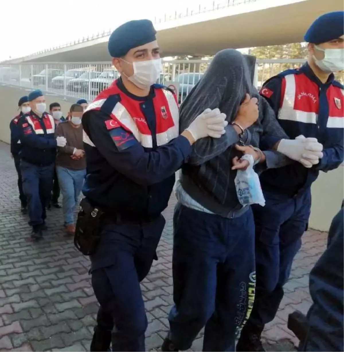 Son dakika! KAYSERİ'DE BIÇAKLI KAVGA: 1 ÖLÜ, 4 GÖZALTI