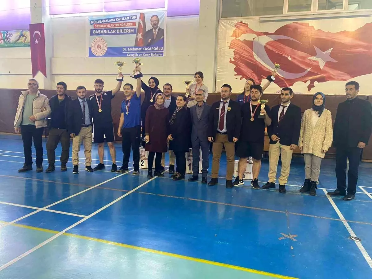 Yurtlar arası tenis turnuvası heyecanı