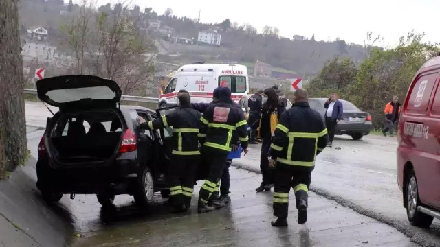 Akçakoca çevre yolunda sıkışmalı kaza 2 yaralı