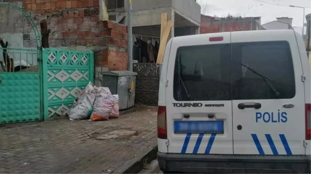 Böyle evlat olmaz olsun! Annesinin üzerine kaynar su döktü