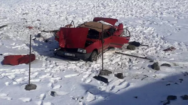 Direksiyon hakimiyetini kaybeden otomobil takla attı: 3 ölü, 3 yaralı