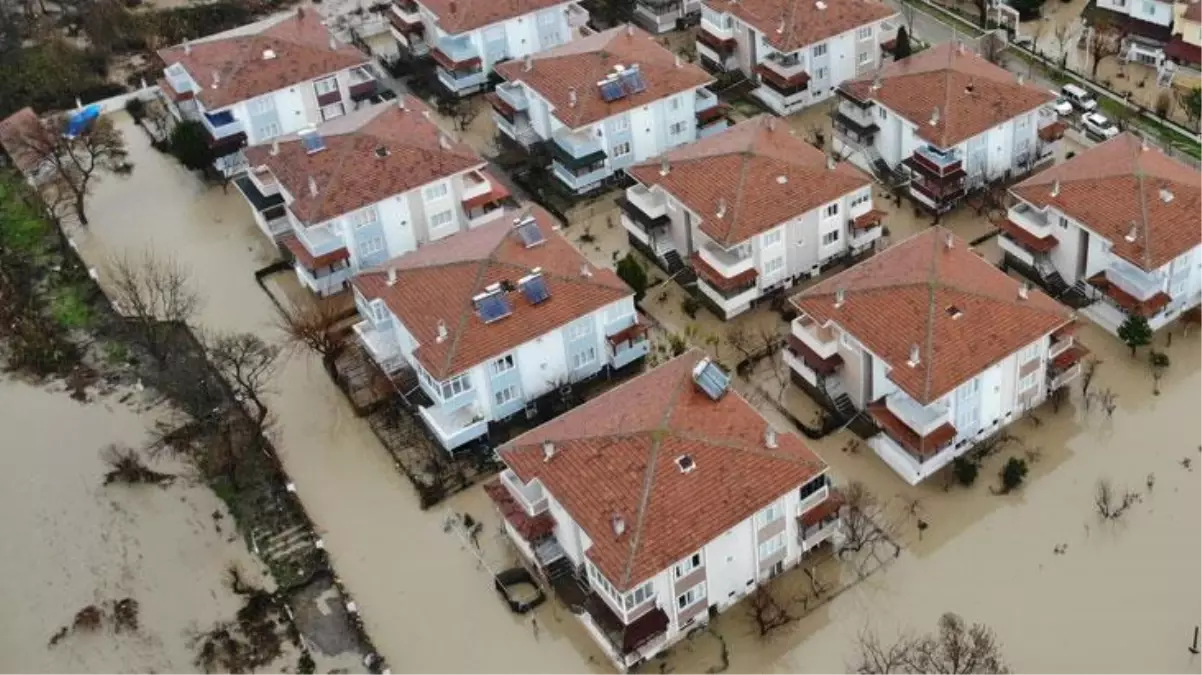 Edirne felaketi yaşıyor! Evler sulara gömüldü, görüntüler endişe verici