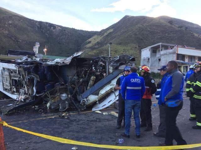 Ekvador'da facia gibi kaza! Yolcu otobüsü devrildi: En az 18 kişi ölü, 25 yaralı Ekvador'da facia gibi kaza! Yolcu otobüsü devrildi: En az 18 kişi ölü, 25 yaralı