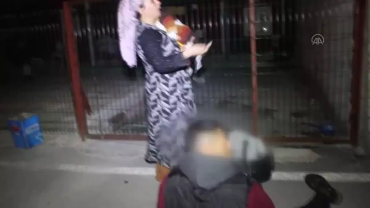 Kavga sırasında 2 kişi bıçakla yaralandı