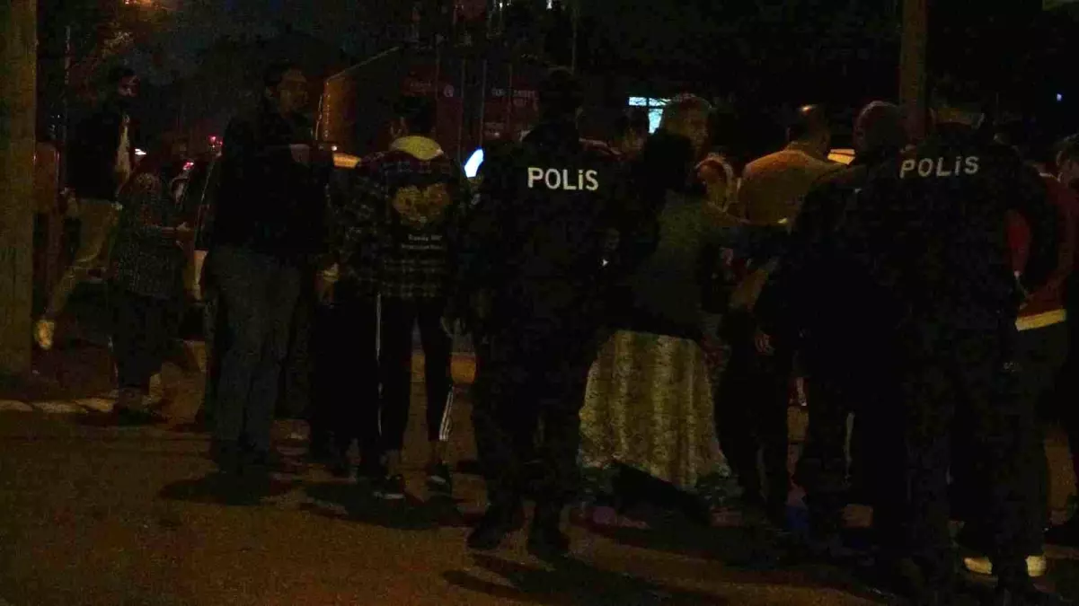 Kız kaçırma iddiası mahalleyi karıştırdı, çıkan kavgayı polis ayırmakta zorlandı