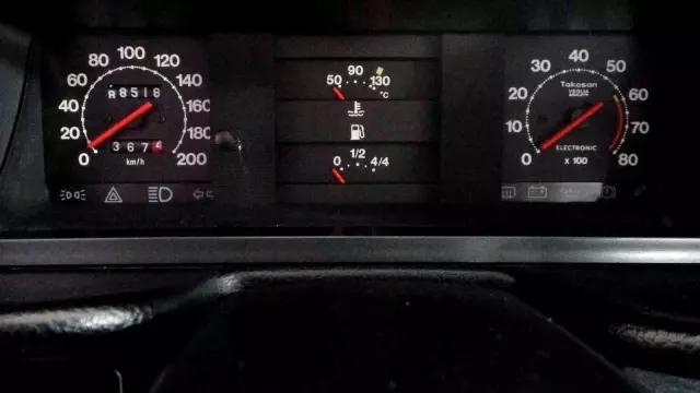 'Türkiye'de nadir araçlardan' dediği 2001 model Tofaş'ı 145 bin liradan satışa çıkardı