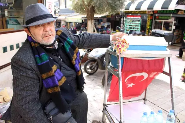 Zihinsel Engelli Yaşar Amca , bölge esnafının göz bebeği oldu
