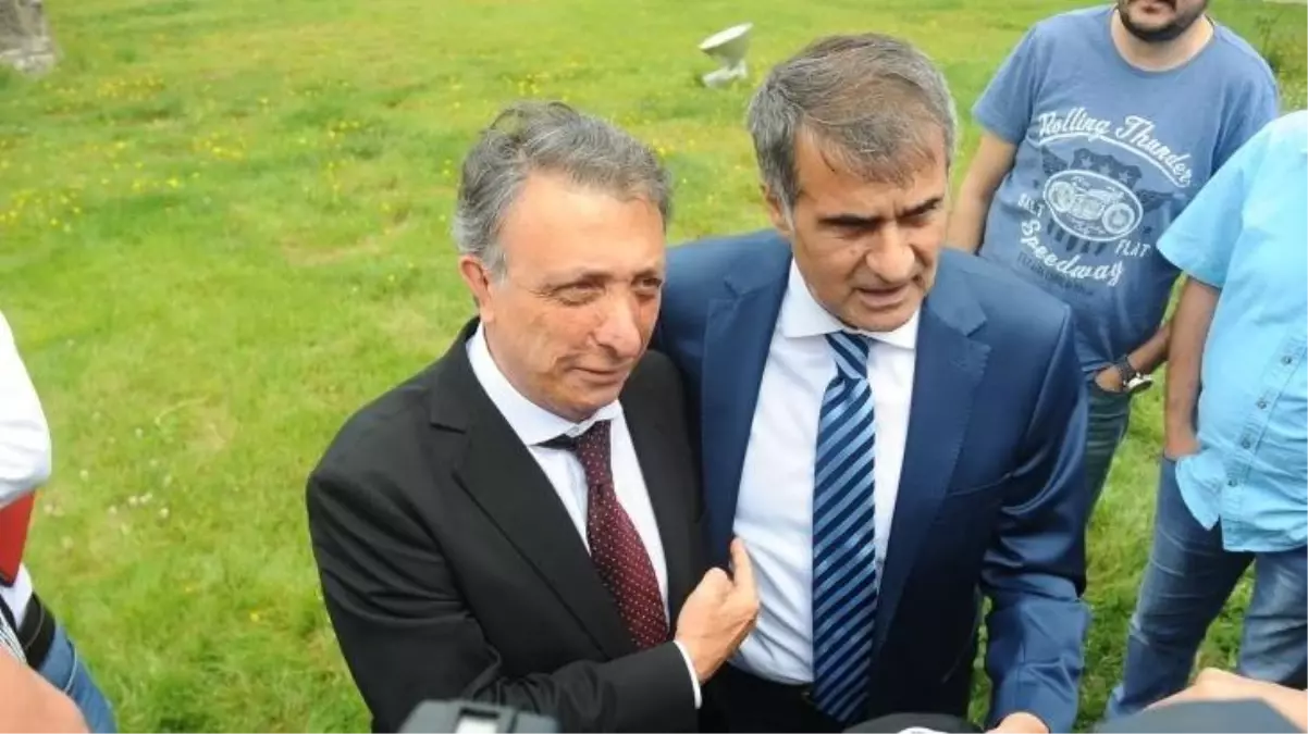 Beşiktaş'taki 5 saatlik toplantıdan sürpriz sonuç! Hoca konusu netleşti