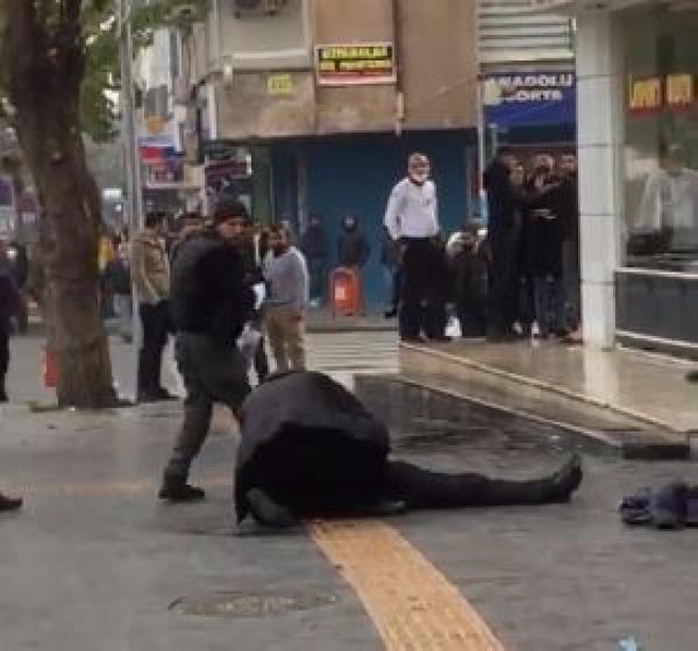 DİYARBAKIR'DA ADLİYE ÇIKIŞI SİLAHLI KAVGA 1 ÖLÜ, 3 YARALI