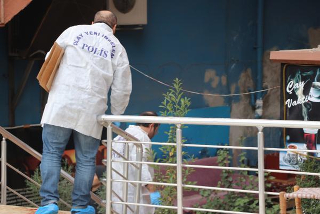 DİYARBAKIR'DA ADLİYE ÇIKIŞI SİLAHLI KAVGA 1 ÖLÜ, 3 YARALI