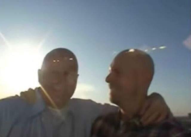 Dünya bu görüntüleri hayretler içerisinde izledi! '2046 yılına gittim' diyerek çektiği fotoğrafı gösterdi Dünya bu görüntüleri hayretler içerisinde izledi! '2046 yılına gittim' diyerek çektiği fotoğrafı gösterdi