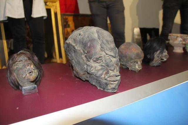 İzmir'deki operasyonda tüyler ürperten görüntüler! Kesik insan başları ele geçirildi İzmir'deki operasyonda tüyler ürperten görüntüler! Kesik insan başları ele geçirildi