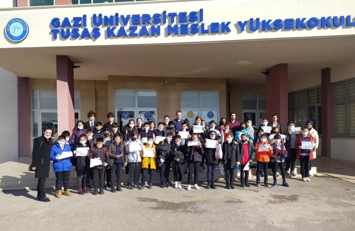 Üniversitemiz TUSAŞ-Kazan Meslek Yüksekokulu Minik Eller Kodluyor Etkinliği Düzenledi