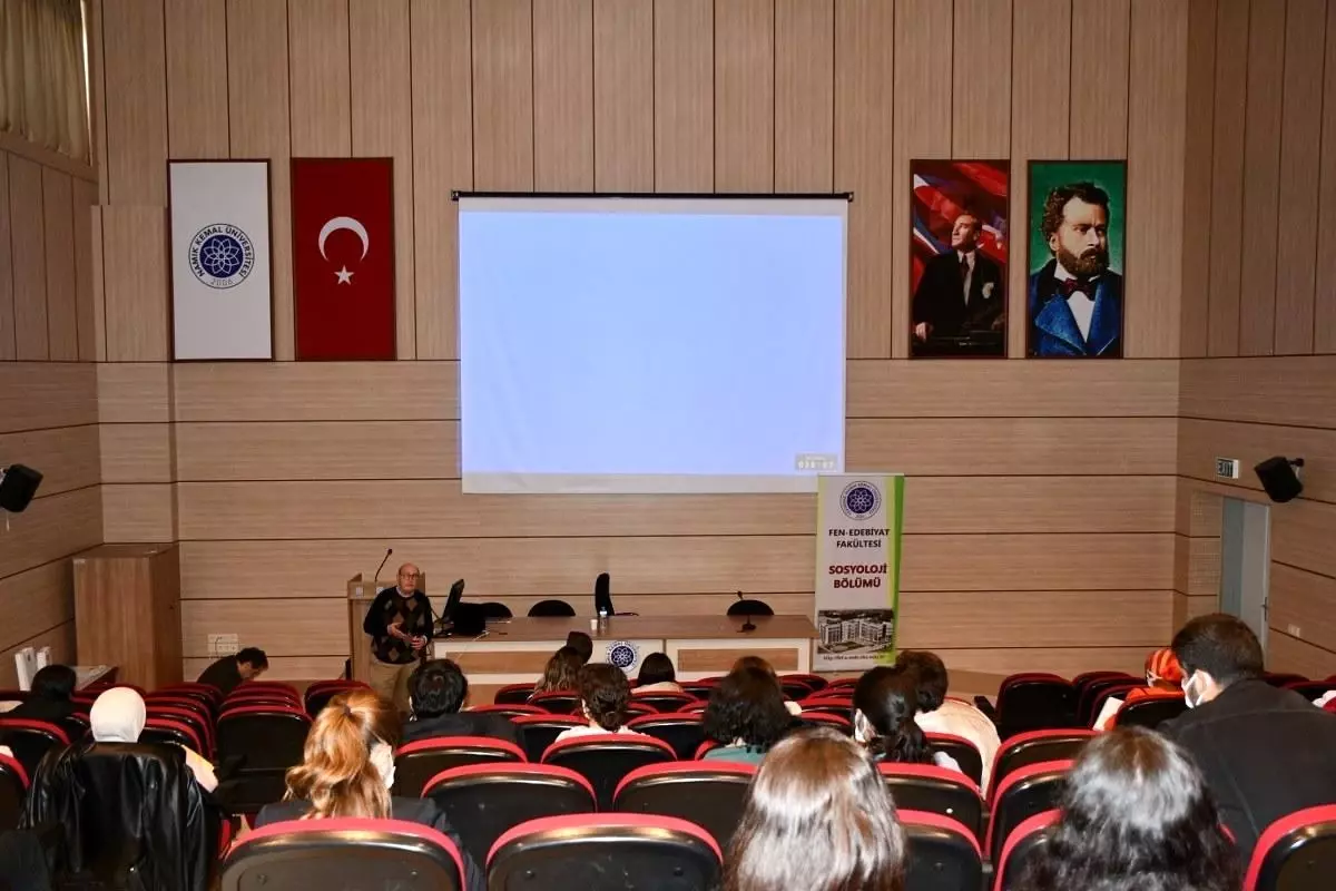 Üniversitemizde Afrikalı Göçmenlerin İstanbul'da Mesken ve Çalışma Semtleri Semineri Düzenlendi Yeni