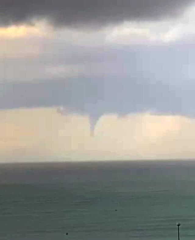 Antalya'da dev hortum korkuttu!