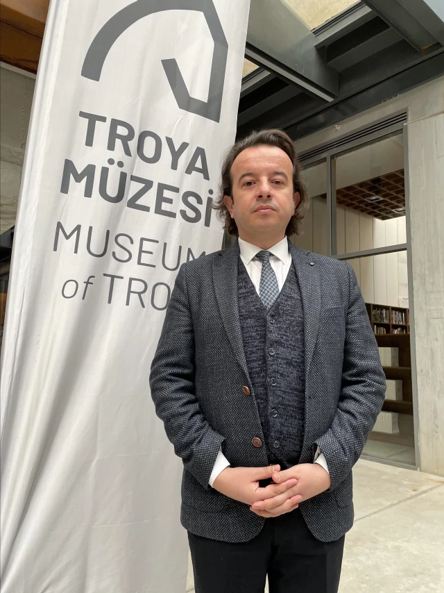 Ο Ευρωπαϊκός κυνηγός επικηρυγμένων Μουσείο Troy πήρε επίσης το προβάδισμα με το σύντομο διαφημιστικό του βίντεο