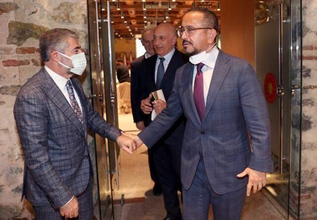 Bakan Nebati, yeni ekonomik modeli anlatırken iş adamlarına çağrı yaptı: 100'er milyon dolar bozdurun
