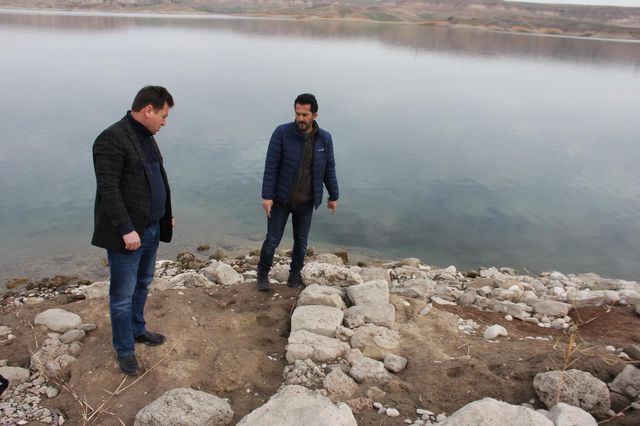Baraj suları çekilince 4 bin yıllık höyük ortaya çıktı
