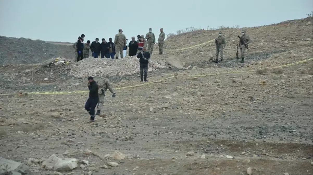 Çoban köpeklerinin kazdığı çukurdan cansız beden çıktı