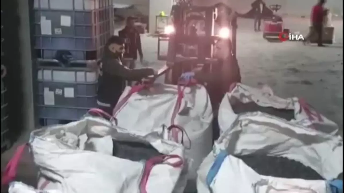 Çuvalların içinden kilolarca uyuşturucu çıktı