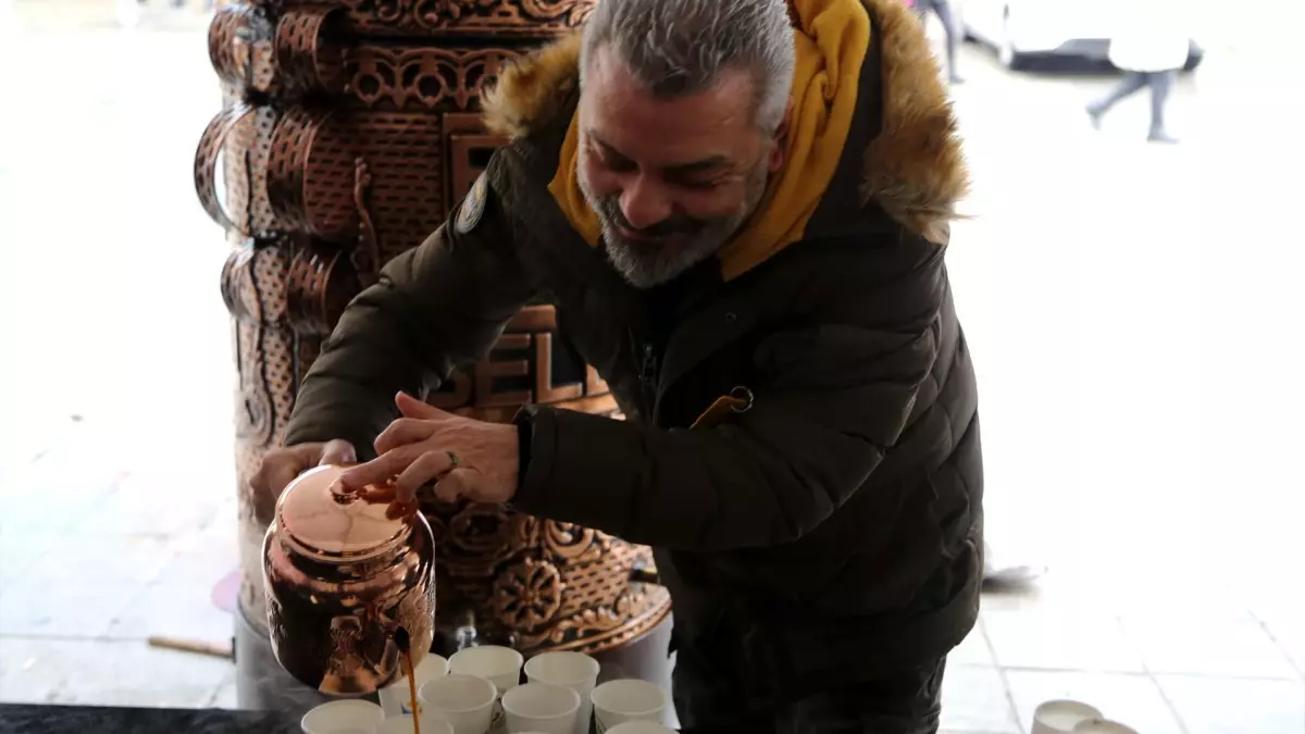 ESENLER'DE ÇAYLAR SEVGİYLE DEMLENDİ