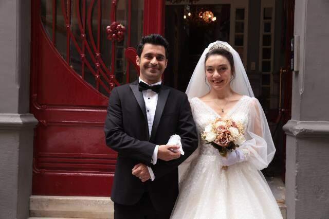 Masumlar Apartmanı'nda beklenmedik olay! Gülben, düğünden sonra gözyaşları içinde evine geri döndü