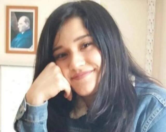 Çilem Doğan'dan yüzüne kezzap atan erkekle evlenen Berfin'e destek: Yalnız bıraktınız Çilem Doğan'dan yüzüne kezzap atan erkekle evlenen Berfin'e destek: Yalnız bıraktınız