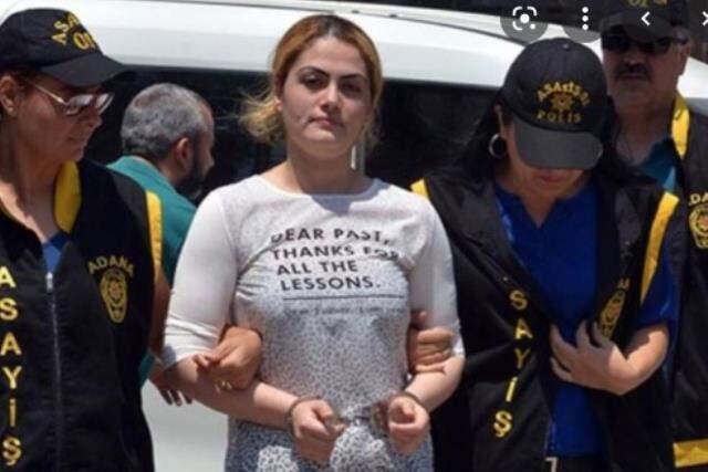 Çilem Doğan'dan yüzüne kezzap atan erkekle evlenen Berfin'e destek: Yalnız bıraktınız Çilem Doğan'dan yüzüne kezzap atan erkekle evlenen Berfin'e destek: Yalnız bıraktınız