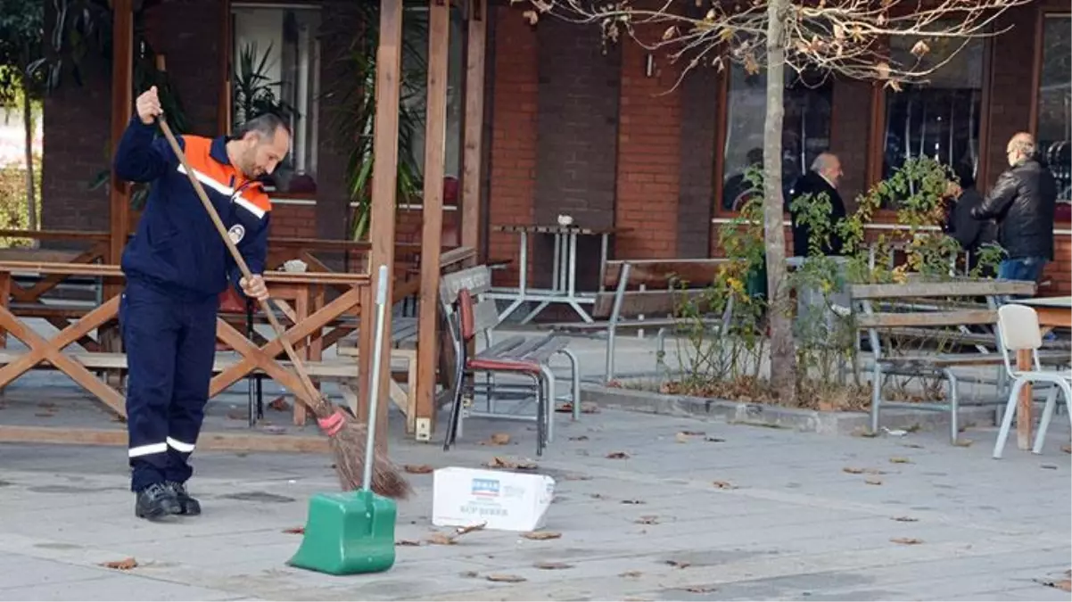 Çöpte bulduğu para dolu çantayı sahibine ulaştırmıştı! İşçinin esrarengiz ölümü merak yarattı