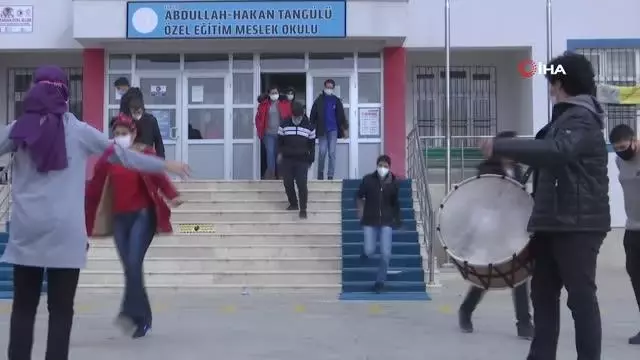 Engeli engel olmadı, çocukluk hayalini gerçeğe dönüştürdü