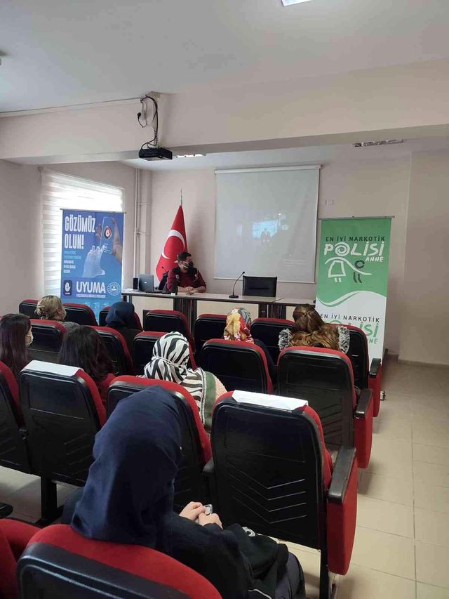 Kars'ta polis 233 kişi bilgilendirdi