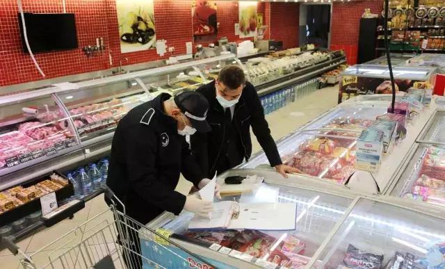 Zincir marketler ile fırınlara fiyat denetimi yapıldı, raflardan tarihi geçmiş ürünler çıktı