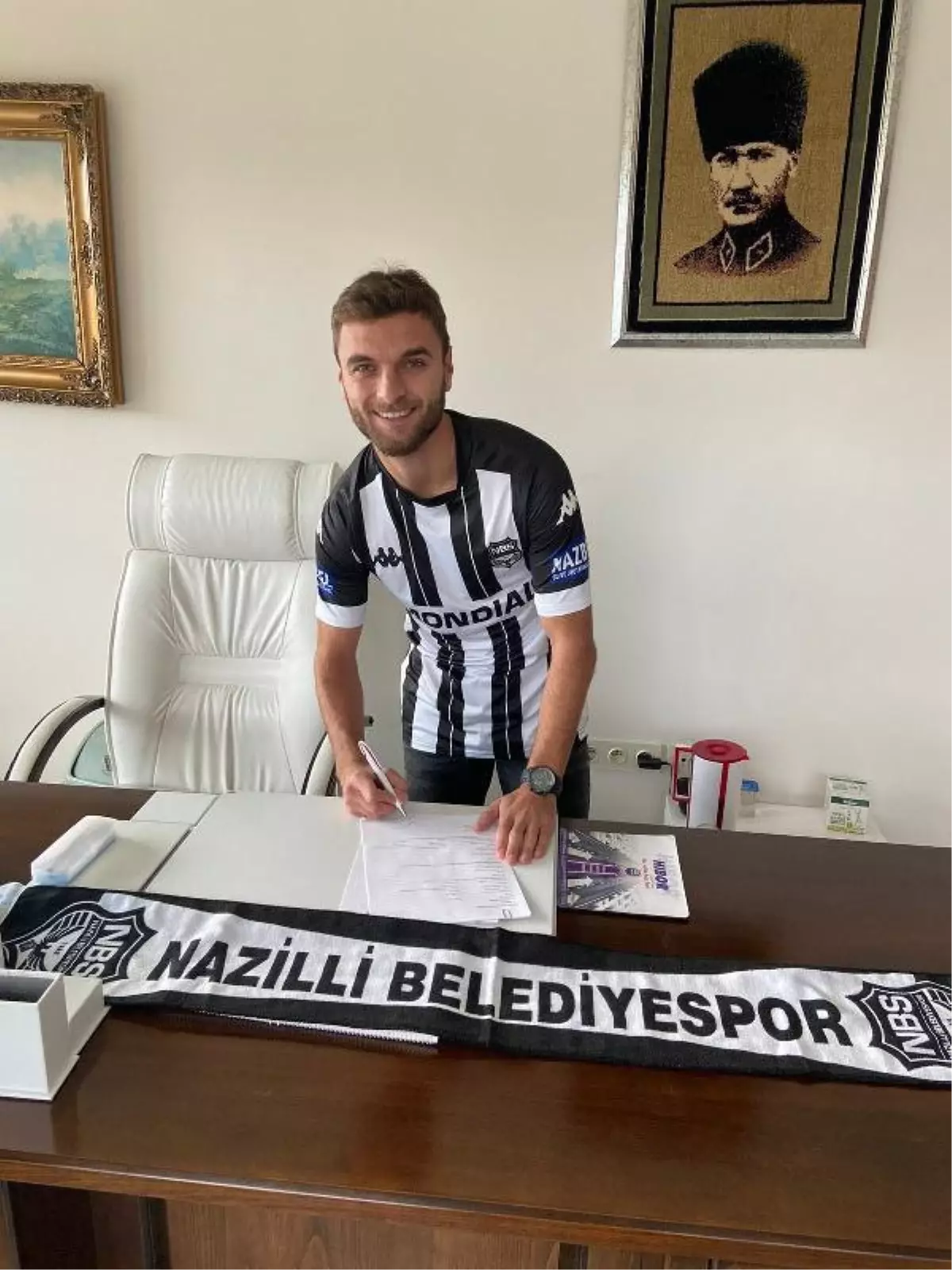 Nazilli'de ilk imza