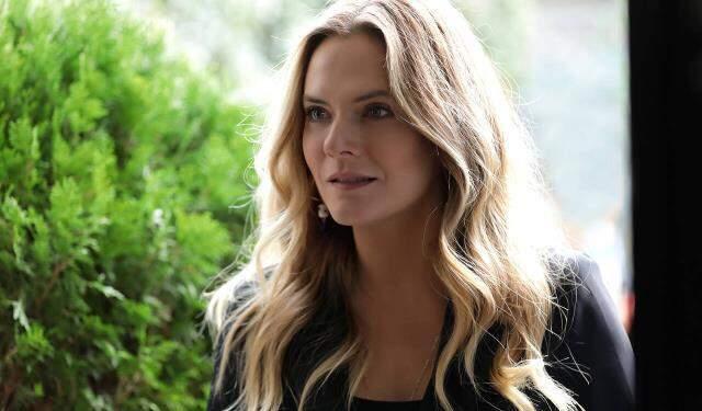 Sadakatsiz'de ortalık fena karıştı! Kavga eden Asya ve Leyla yaralandı Sadakatsiz'de ortalık fena karıştı! Kavga eden Asya ve Leyla yaralandı